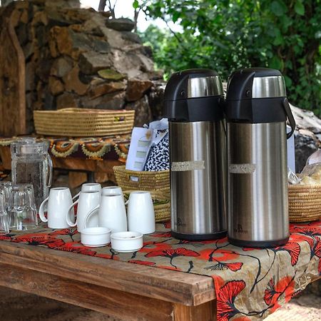 Dolly Farm & River Camp, Luxury Tents Usa River Екстериор снимка