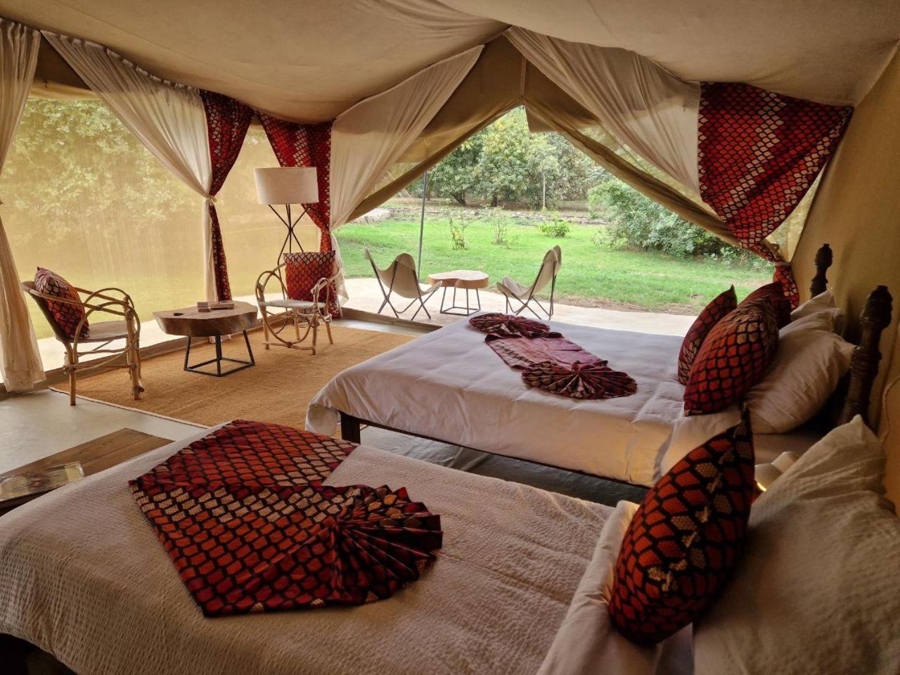 Dolly Farm & River Camp, Luxury Tents Usa River Екстериор снимка