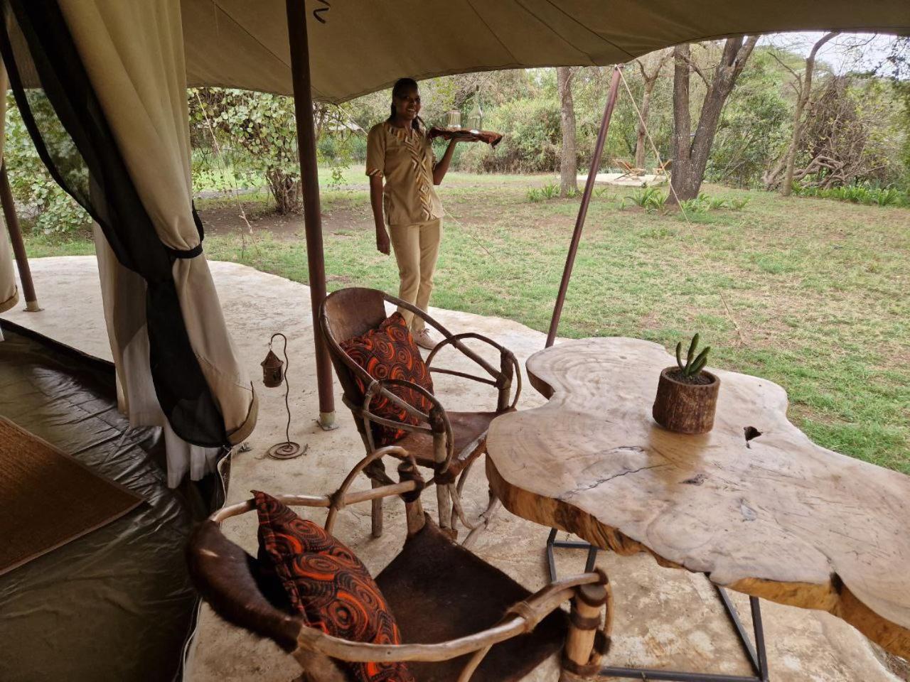 Dolly Farm & River Camp, Luxury Tents Usa River Екстериор снимка