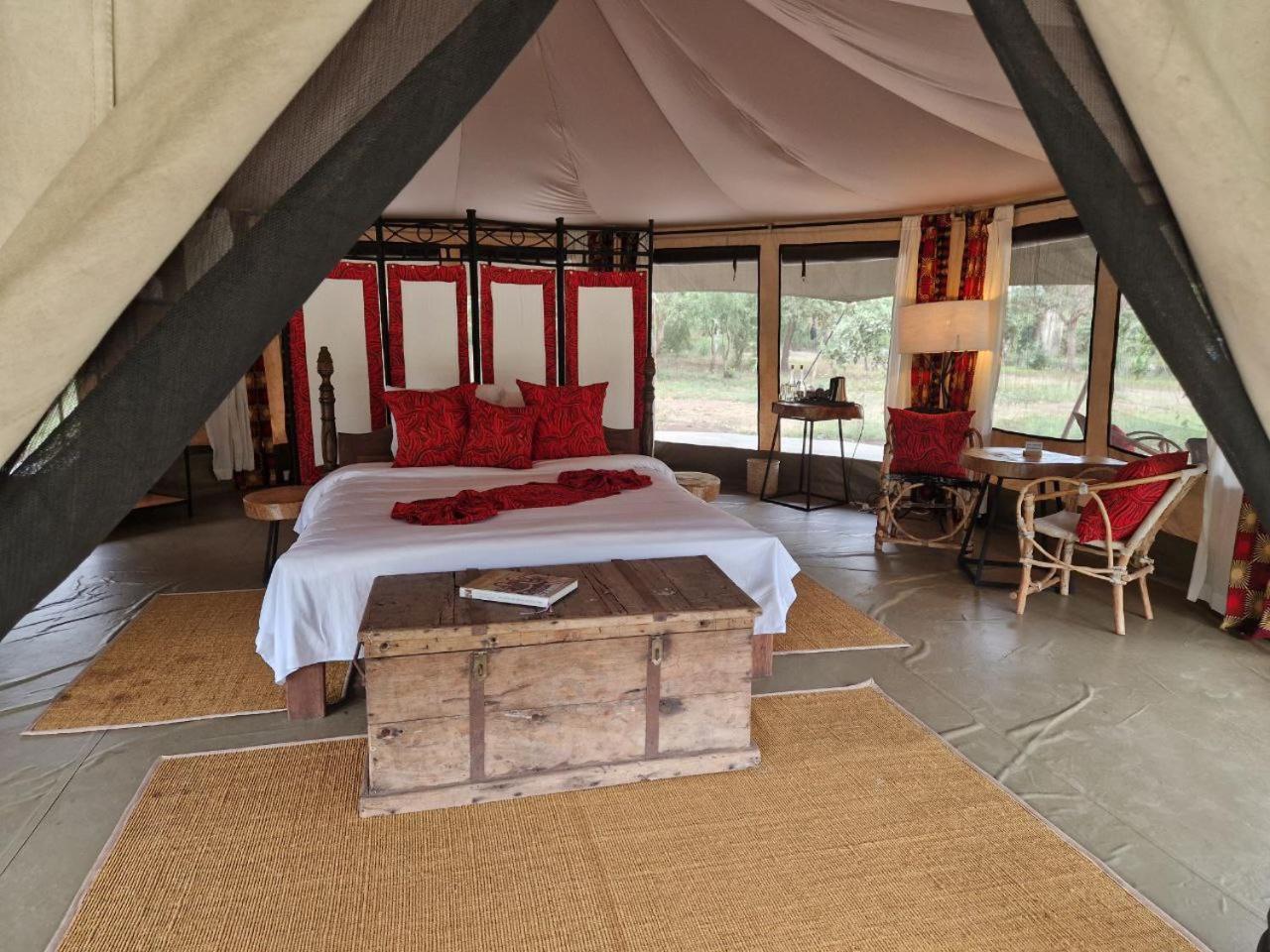 Dolly Farm & River Camp, Luxury Tents Usa River Екстериор снимка