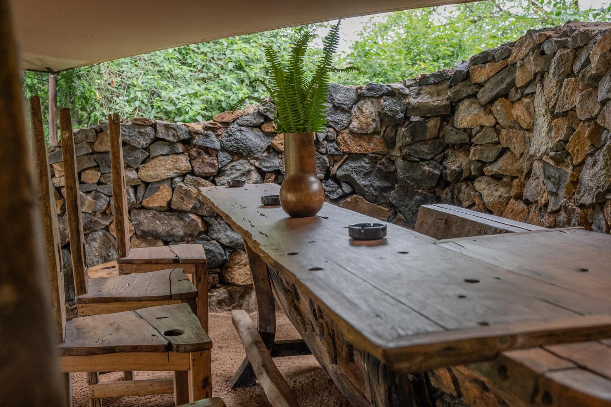 Dolly Farm & River Camp, Luxury Tents Usa River Екстериор снимка