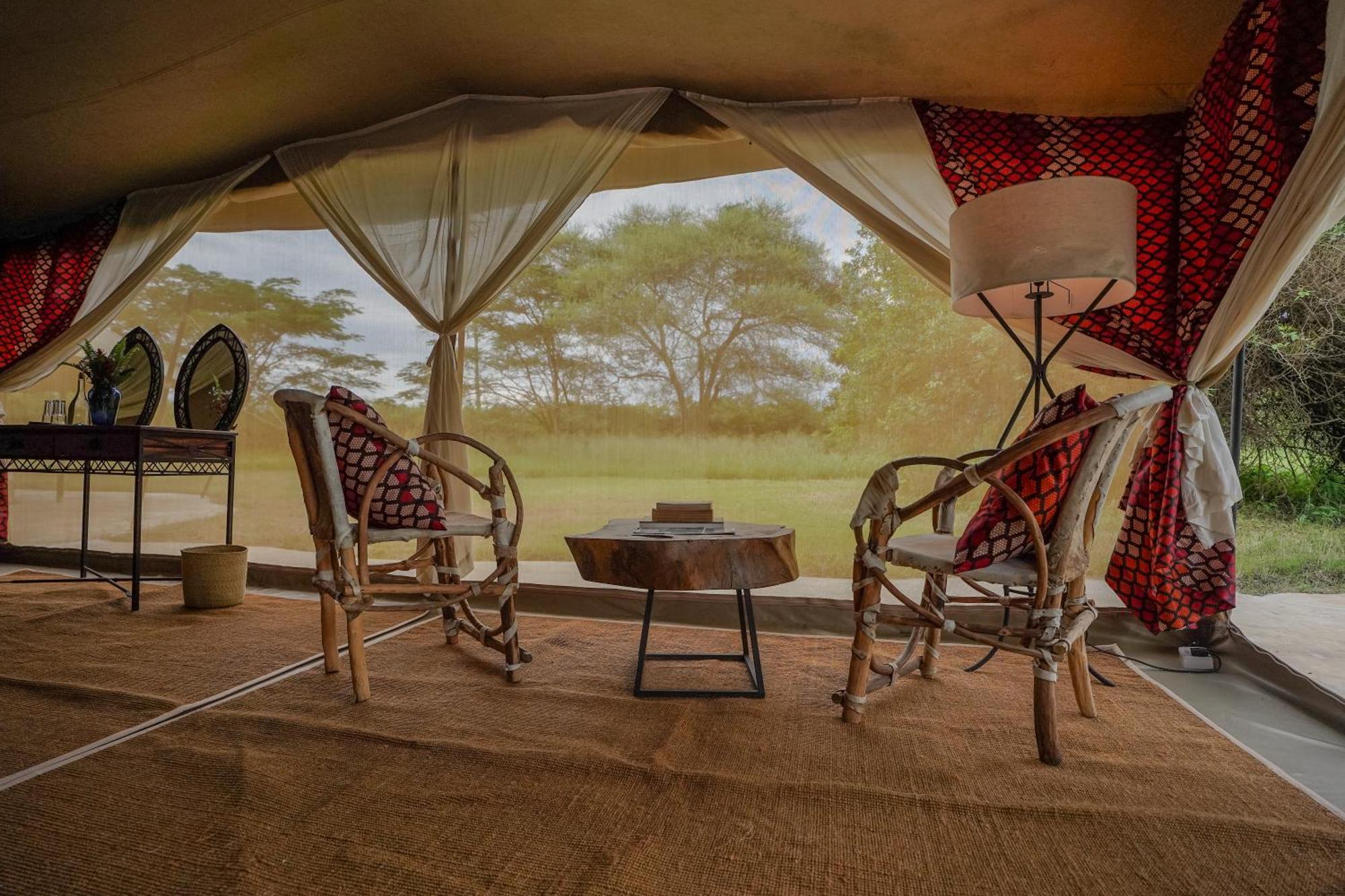 Dolly Farm & River Camp, Luxury Tents Usa River Екстериор снимка